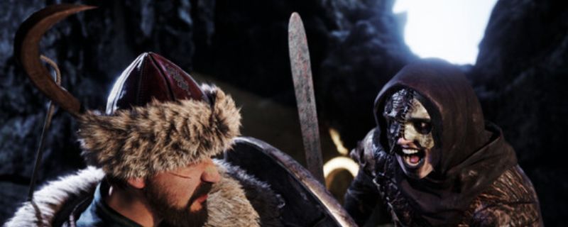 《乌卢卡的埃尔图》游戏主界面展示，背景为中世纪风格城堡与山脉，角色持剑站立于高处