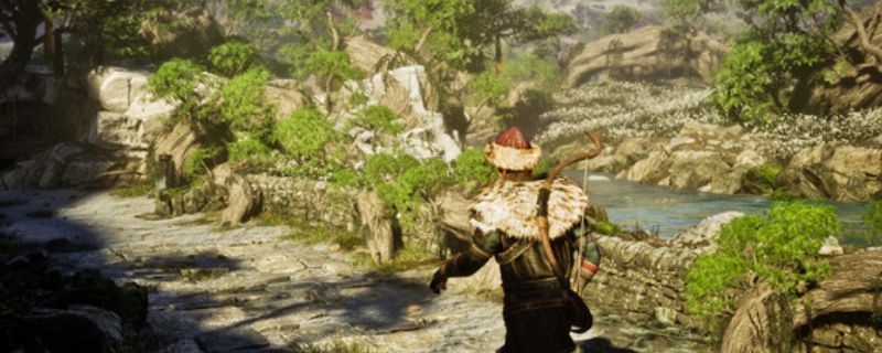 《乌卢卡的埃尔图》游戏画面截图，展示角色在古城遗迹中潜行，背景为夕阳下的奥斯曼风格建筑群，环境细节丰富