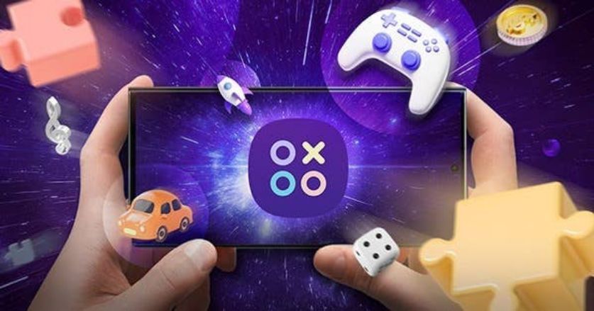 三星Galaxy设备上展示云游戏界面，屏幕显示多款可免费游玩的手游图标