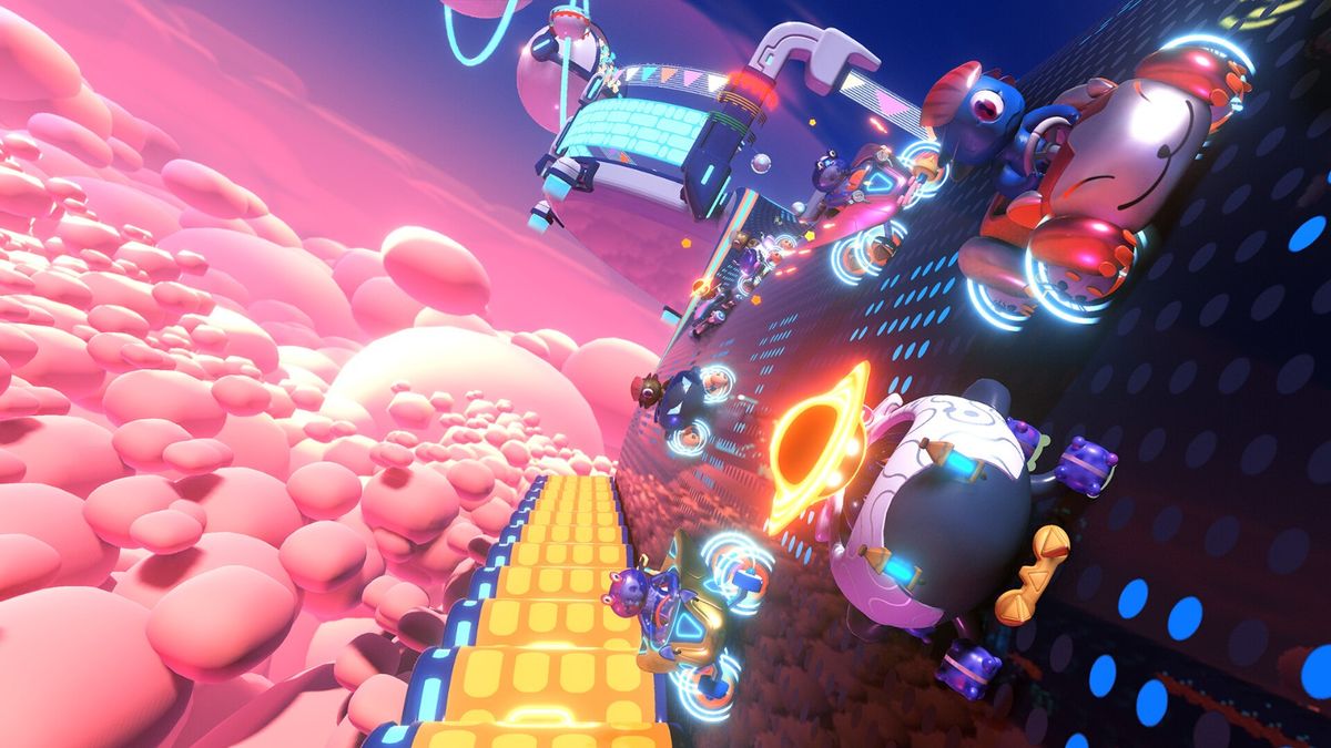 多人组队界面，玩家可邀请好友组建星际竞速小队