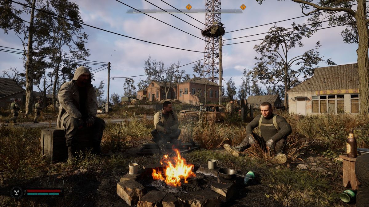 主角站在高处俯瞰被遗弃的小镇，雾气弥漫，寂静中透着危险