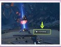 营救士兵事件画面，受伤士兵倒地，机甲敌人从天而降准备发动攻击，角色正冲向前方