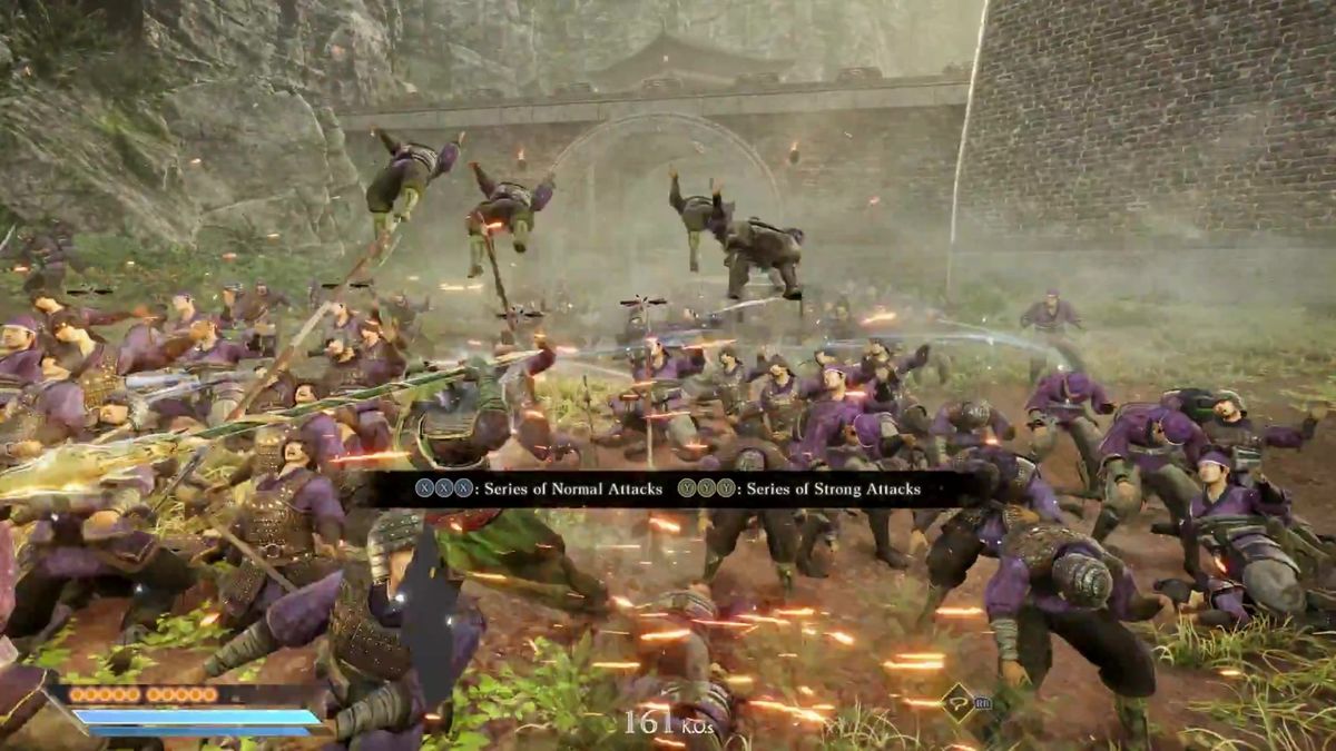 主角在林间小道行走，阳光透过树叶洒下，氛围宁静