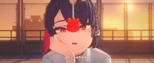 角色特写镜头，展示细腻的表情变化与服装材质细节