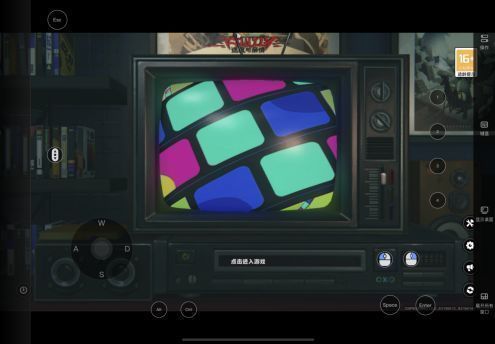 玩家使用手柄连接手机运行《绝区零》，操作姿态自然，沉浸感强