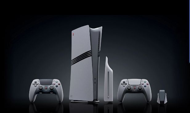 30周年纪念版PS5主机正面展示，采用初代PS经典灰黑配色，设计复古且富有科技感