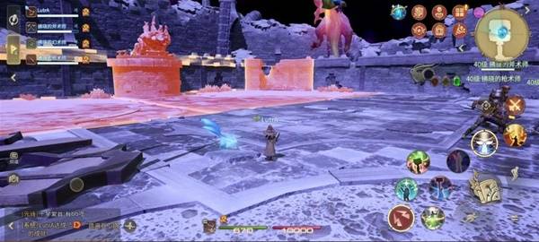 BOSS从天而降砸向地图中心，引发一圈白色冲击波扩散，周围角色紧急向外奔跑躲避