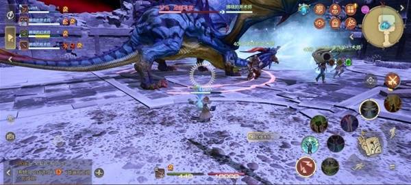 BOSS头部前方向外扩散出扇形寒流，一名靠近的DPS角色瞬间被击倒，显示‘寒霜吐息’技能名称