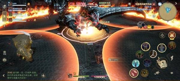 爆炸技能预警，场地边缘四个区域亮起红色衰减圈，玩家迅速向中心聚集