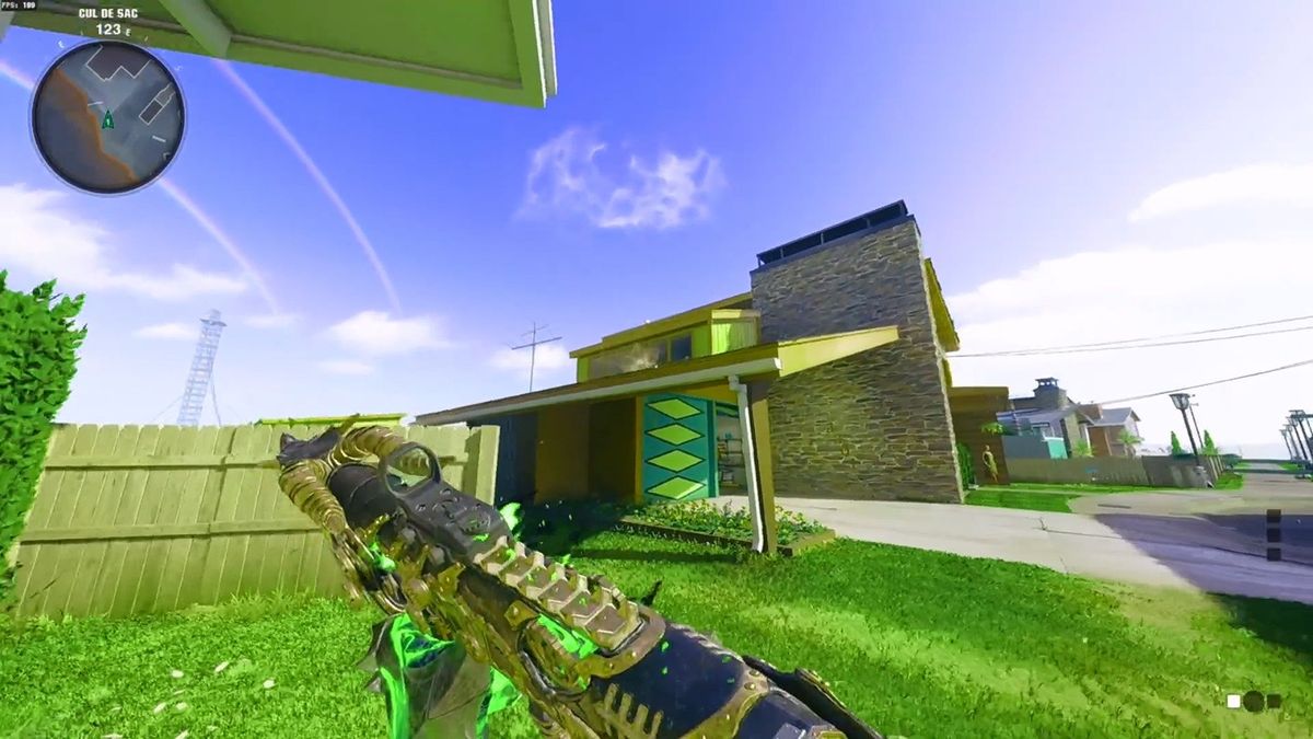 龙骑士皮肤在室内近战中的动态表现，翅膀收起但仍散发微光