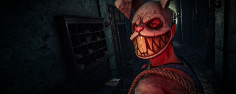 《Quadrofriend》游戏主界面展示，昏暗色调下角色站在荒废走廊中，背景灯光闪烁，营造出压抑恐怖的氛围