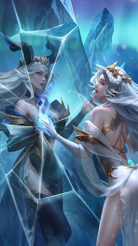 SP阿莎角色立绘展示，左侧为火焰形态，烈焰环绕；右侧为寒冰形态，周身结霜；中间为雷电形态，电流闪烁，三种状态各具视觉冲击力