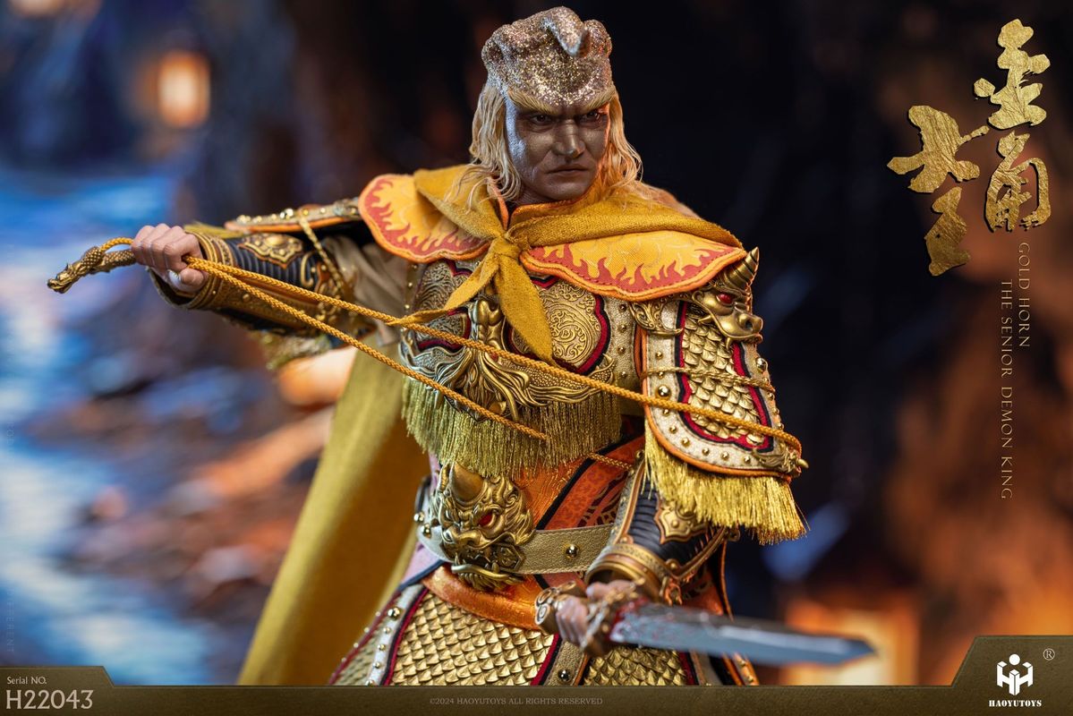 双人偶并列展示，金角银角气场十足，背景融入妖洞元素