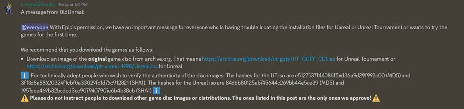 《虚幻竞技场3》游戏画面截图，展示高速对战场景，角色在 futuristic 场景中激烈交火，光影效果突出