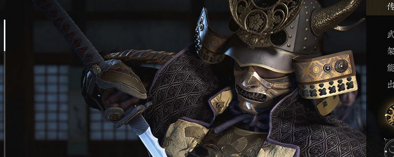 《刺客信条：影》游戏中角色持刀战斗场景，敌人身上浮现出血状态特效