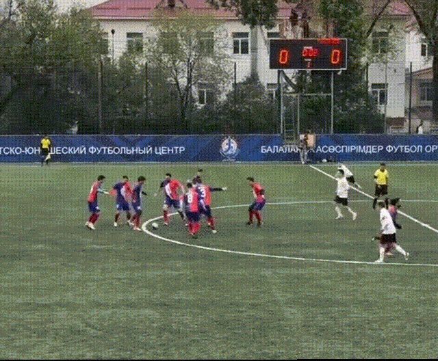 战术演示动画，展示‘菊花阵’在比赛中的实际运行轨迹