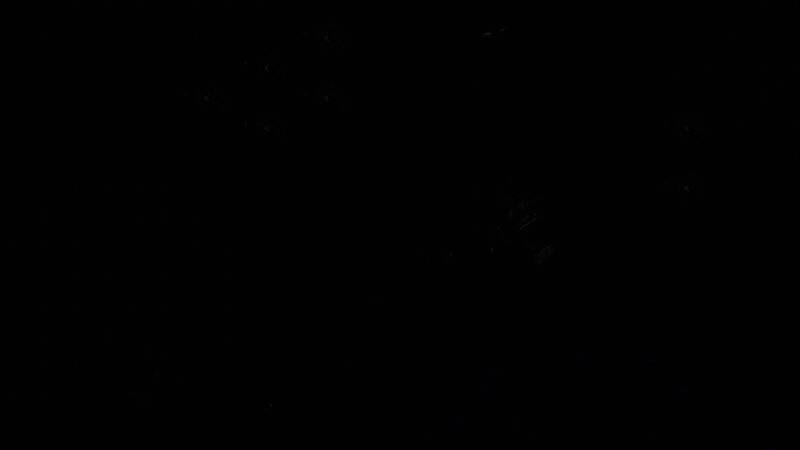 兽人单位在战场上的实机战斗画面，技能特效与血条清晰显示