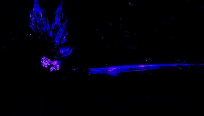 飞行路径特效展示，地面留下彩虹色轨迹，视觉效果华丽