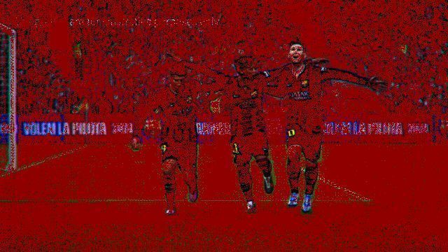 苏亚雷斯使用无定型射门技能破门，动画展示接球瞬间抽射入网