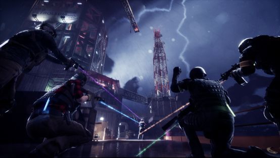 《Rogue Point》游戏宣传图，展示四名全副武装的特战队员在城市废墟中协同推进，背景硝烟弥漫，充满紧张战斗氛围