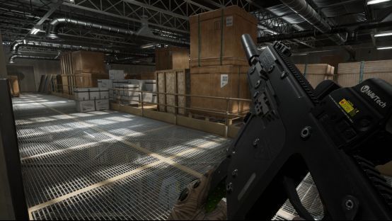 《Rogue Point》角色特写画面，展示一名戴战术面罩的队员手持突击步枪准备破门，氛围紧张且充满科技感