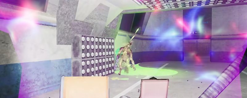 《非生物因素》中玩家角色手持盾牌进行格挡的实战画面，背景为荒凉的废土场景，突显游戏硬核生存氛围