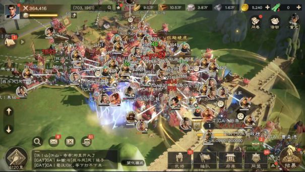 《偃武》大规模战场截图，密密麻麻的士兵在城池周围激烈交战，攻城器械发射石弹，火焰四溅，场面震撼