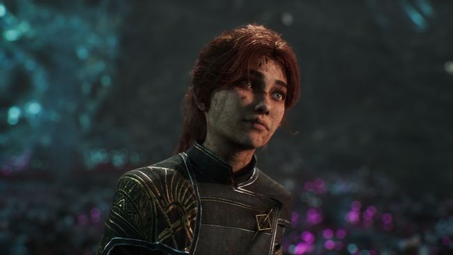 《光与影：33号远征队》游戏画面，角色在光影交错的奇幻场景中准备战斗，氛围神秘而紧张