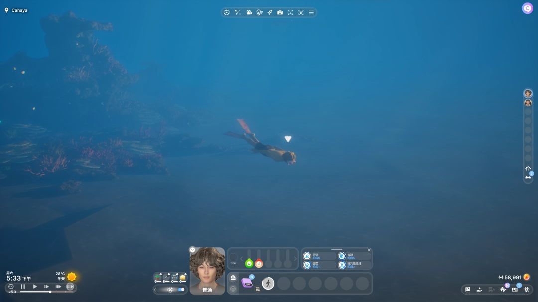 一条鲨鱼从潜水玩家附近游过，水波荡漾，气氛紧张刺激