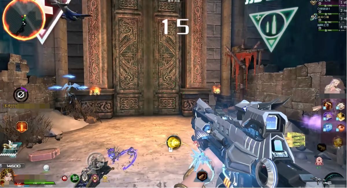 超导效能芯片技能说明界面，突出显示‘所有伤害附加暴击’的文字描述