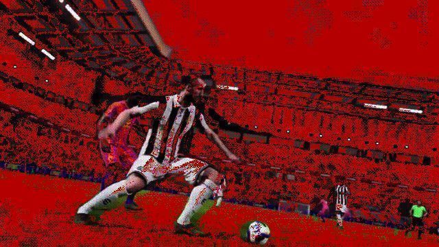 动态图展示基耶利尼在比赛中断球后迅速组织反击的过程，体现其全能性