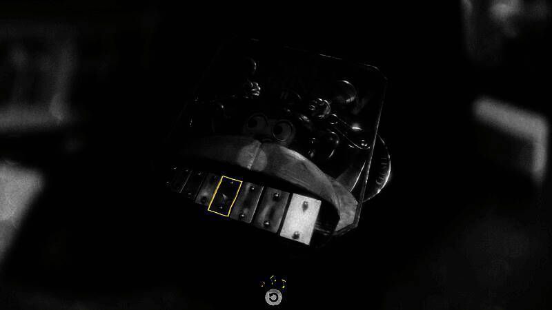 城市全景俯瞰图，建筑风格混搭复古与未来感，街道上各种动物角色穿梭其中，展现多元生态