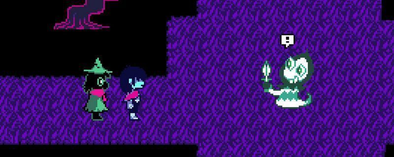 《三角符文》游戏中第一章场景，昏暗洞穴内玩家与神秘怪物对峙的画面，氛围紧张而神秘