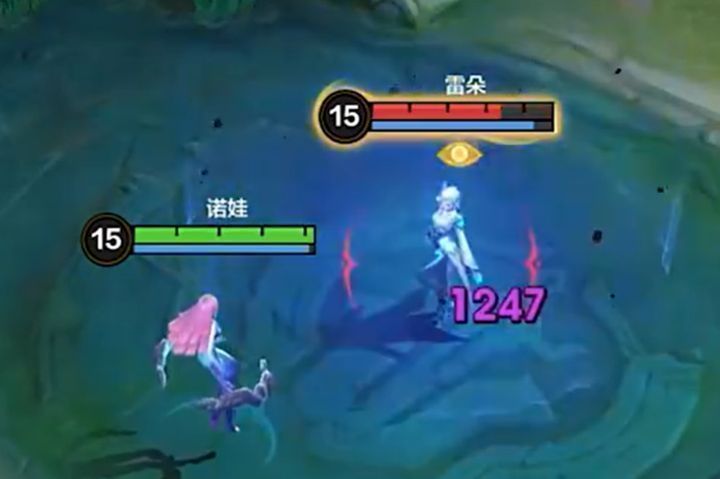 诺娃使用二技能穿越墙壁的实战画面，身后留下蓝色光痕