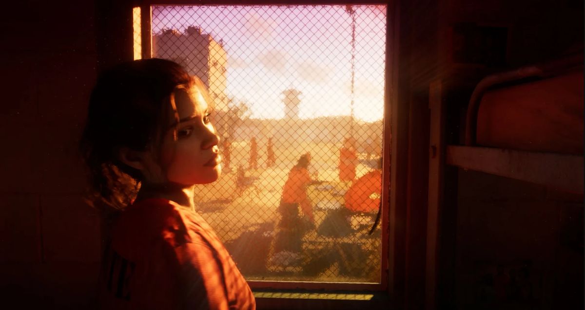 《GTA6》首支预告片画面截图，展示主角在霓虹都市中行走的场景，背景充满未来感的城市风貌