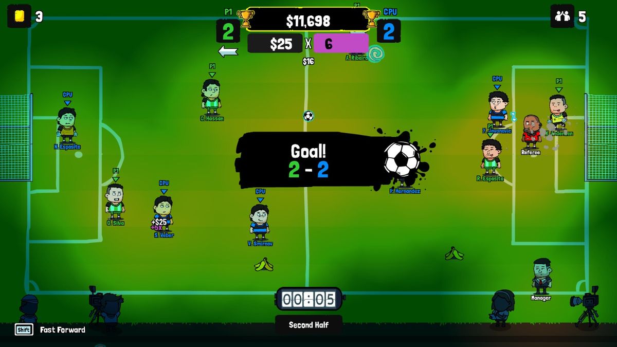 守门员变身巨型机器人阻挡射门