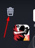 鼠标拖动游戏图标移向左上角垃圾桶，垃圾桶高亮显示的界面截图