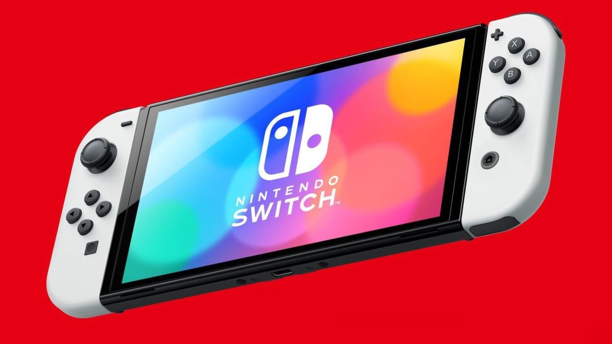任天堂Switch主机展示图，包含主机本体、Joy-Con手柄及底座，背景为家庭客厅使用场景