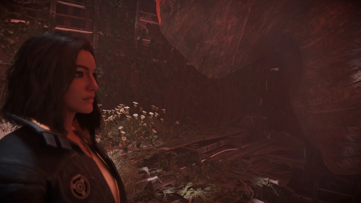 女主在战斗姿态下的Mod前后对比，优化版更具表现力与真实感