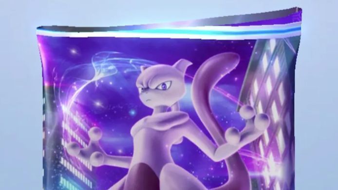 《宝可梦集换式卡牌Pocket》游戏界面展示免费卡包与得卡挑战入口，界面清新，卡牌风格鲜明