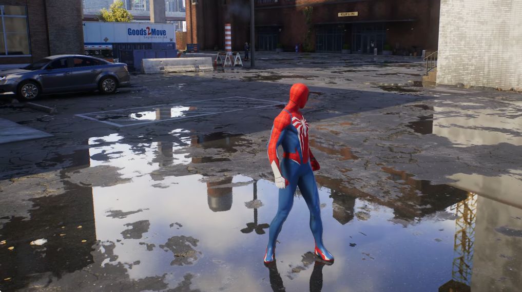 PS5 Pro主机外观展示，流线型设计搭配深色面板，科技感十足