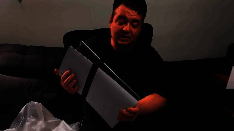 雪地脚印系统细致入微，每一步痕迹都真实呈现