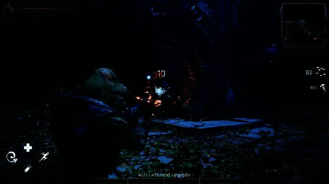 游戏战斗场景，青蛙角色在昏暗的外星基地中持双枪扫射成群涌来的虫族敌人，爆炸火光四溅