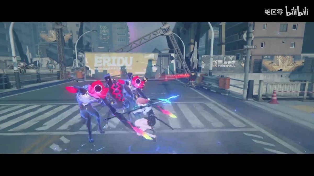 月城柳与敌人交锋，动作设计精细，画面张力十足