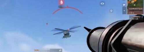 火箭筒发射瞬间，火光冲天，直升机被击中起火