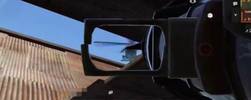 直升机残骸燃烧，玩家在火焰中搜刮物资