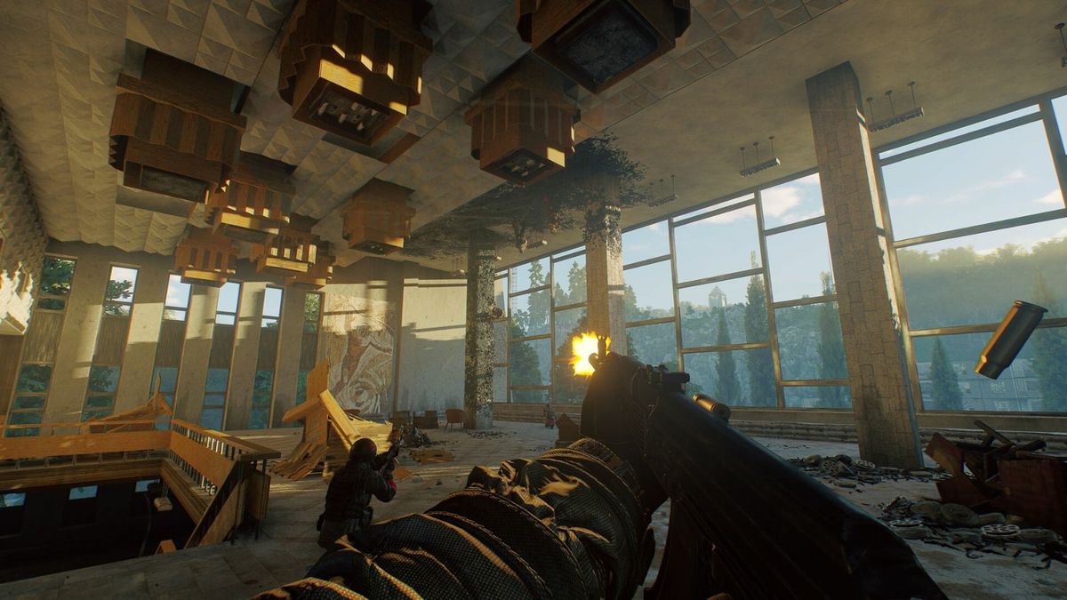 玩家在量子不稳定区展开激烈战斗，角色手持现代化武器穿梭于废墟之间