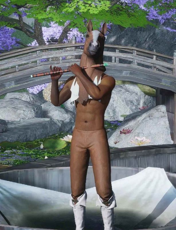 守门人幺吴痕站在门前，神情严肃，背景是灯火通明的牌坊内部