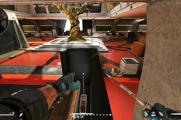 巴别塔顶楼黄金树旁沙发背后藏宝点截图，沙发背后有宝箱图标