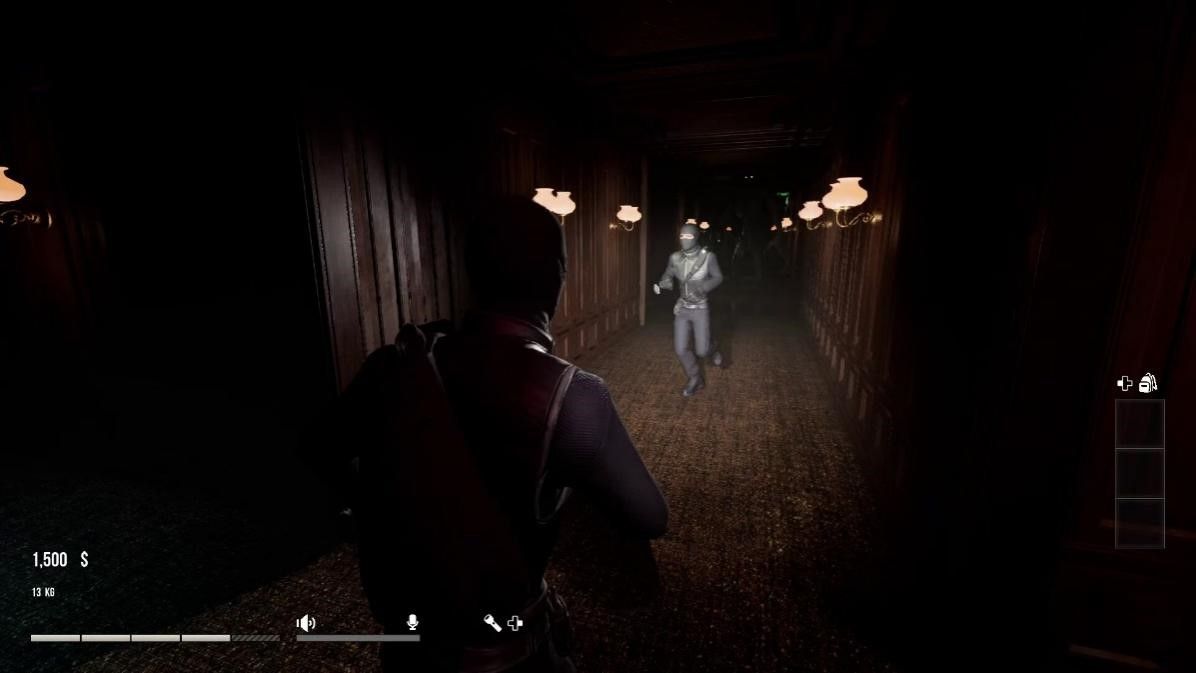 玩家角色在黑暗中躲避恶灵追捕，背景中隐约可见恐怖身影，气氛极度紧张